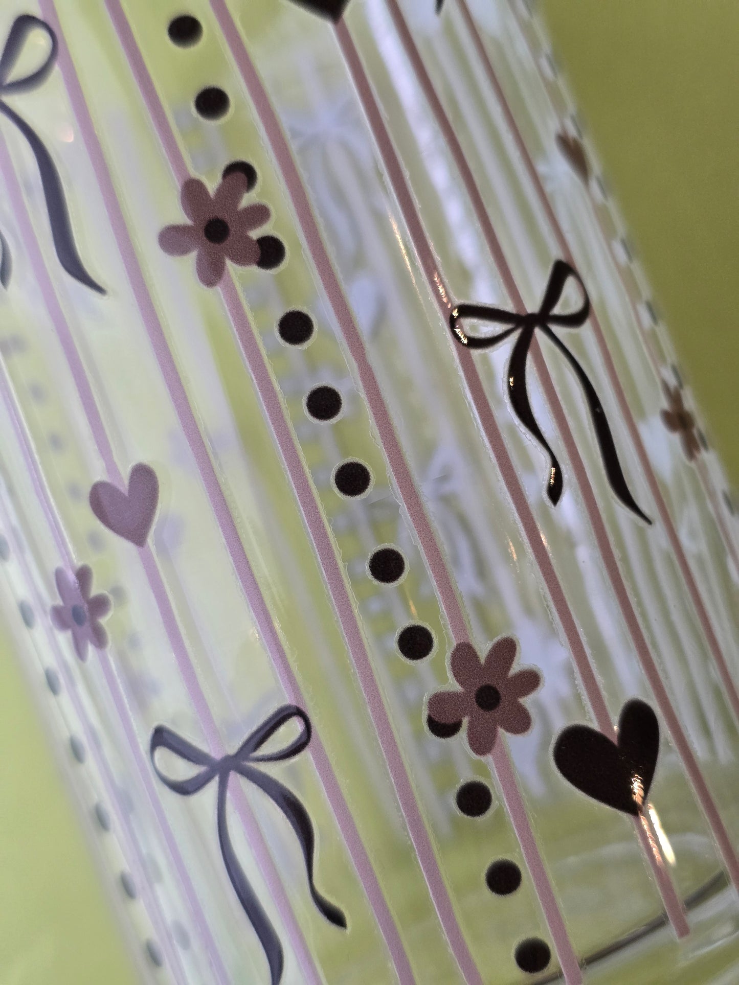 Chocolate bows and flowers cup